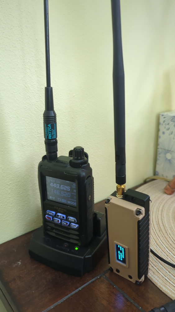 Yaesu FT5D and Meshtastic node